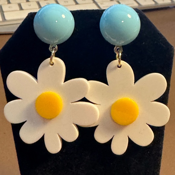 White, Yellow & Blue Daisy Design Spring, Fun Acrylic Earrings - Picture 3 of 5